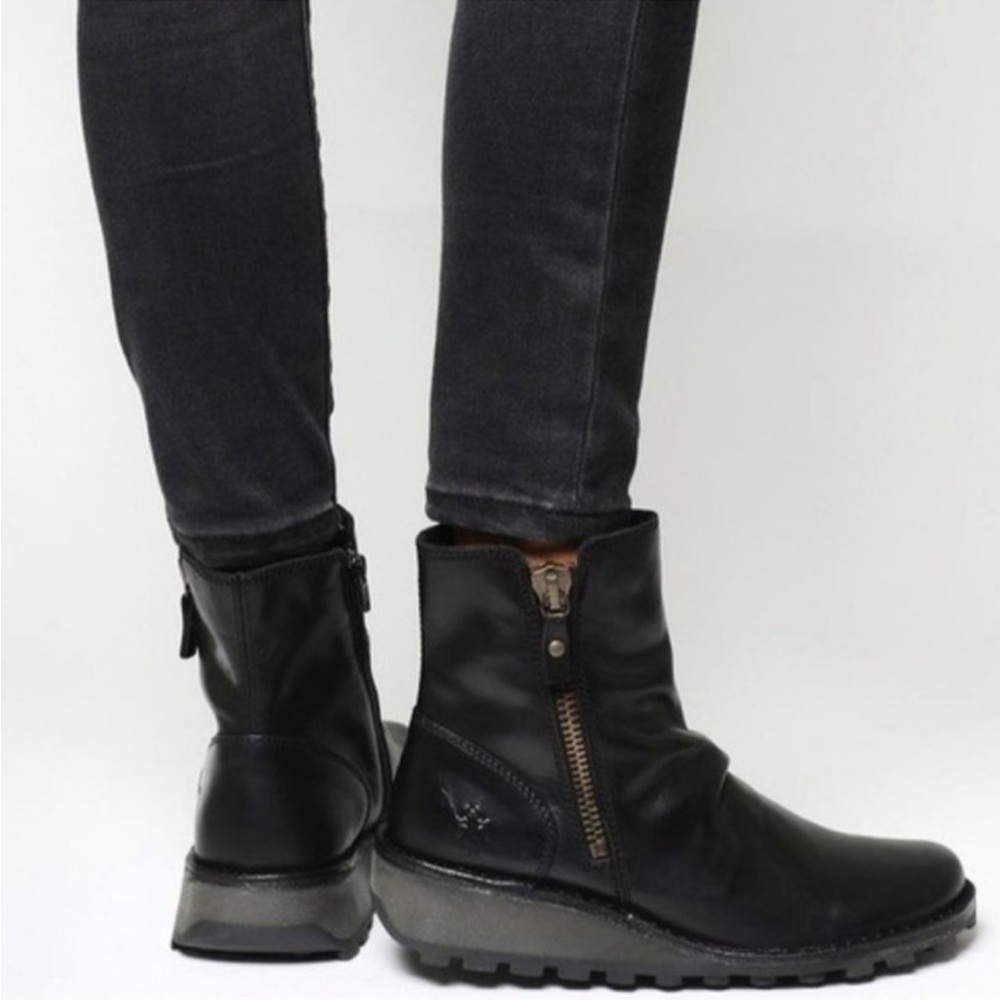 Fly London Mong ankle ruched leather  boots black size 7.5 or 38